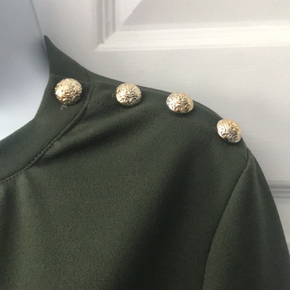 Very classy ladies dress - Picture 2 of 8